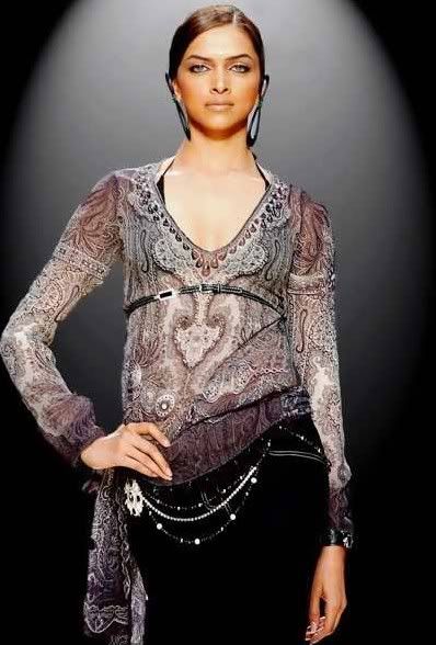 http://i244.photobucket.com/albums/gg29/cliquee/deepikamodelling/deepika-on-ramp3.jpg?t=1245510854