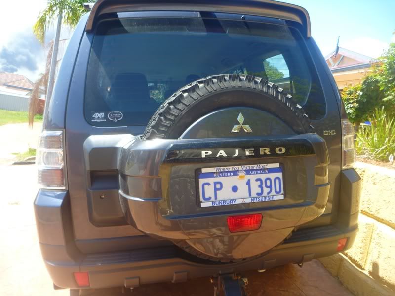 mitsubishi pajero spare wheel lift kit