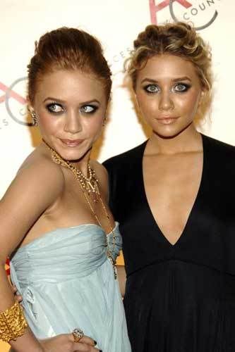 Mary-KateveAshleyOlsen.jpg