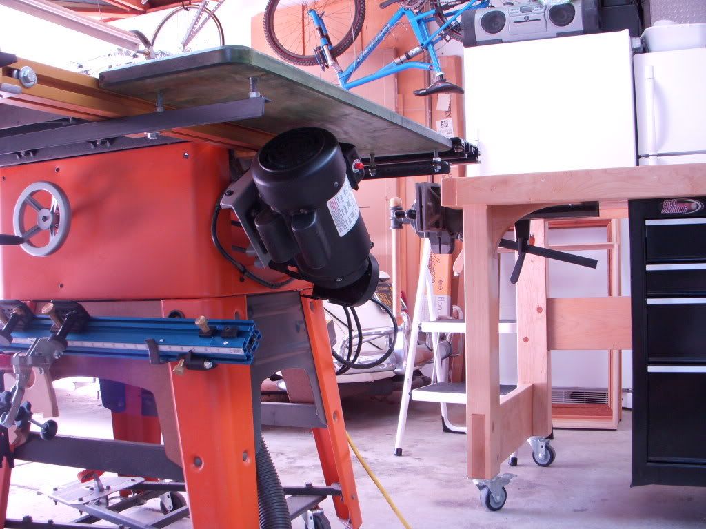 How to attach workbench top to legs