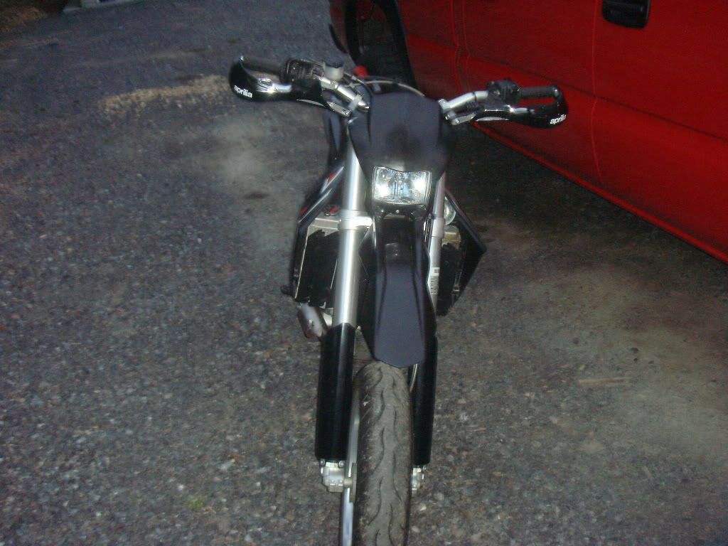 Aprilia9.jpg