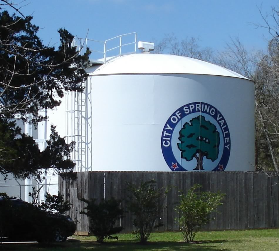 http://i244.photobucket.com/albums/gg36/RobertWBoyd/SpringValleywatertank.jpg?t=1205333174