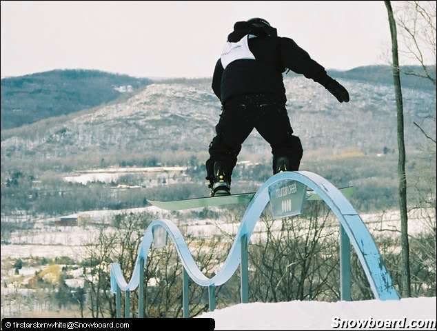Obrázok “http://i244.photobucket.com/albums/gg39/doty186/snowboarding.jpg” sa nedá zobraziť, pretože obsahuje chyby.