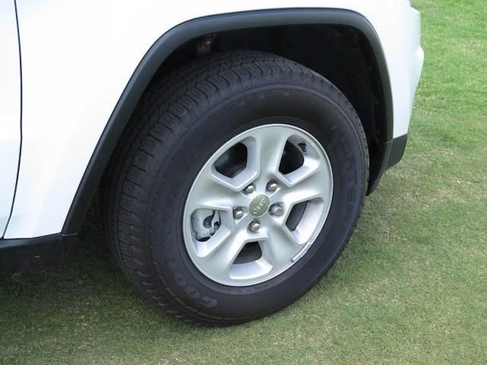 1 New 2014 2015 Genuine OEM Factory Jeep Grand Cherokee 17 WHEEL TIRE