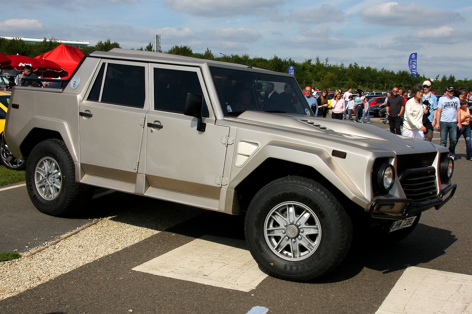 Lambo_LM_002_1_zps4p2sembc.jpg