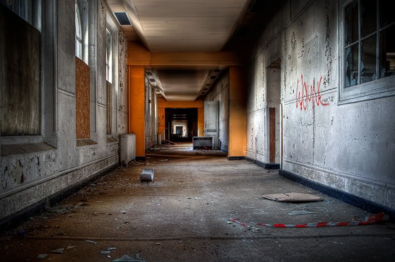 IMAGE: http://i244.photobucket.com/albums/gg8/matt-peters/AO4I3037_38_39_40_41_tonemapped.jpg