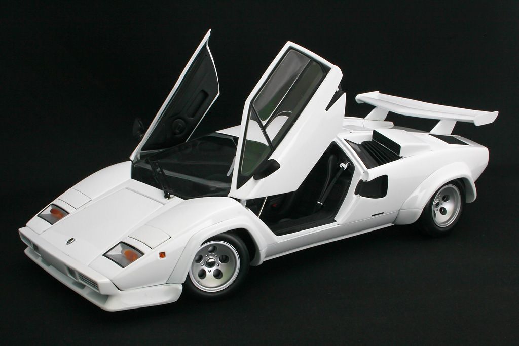 IMAGE: http://i244.photobucket.com/albums/gg8/skodaed/LAMBO%20COUNTACH%20LP%205000/LAMBOCOUNTACHLP500017.jpg