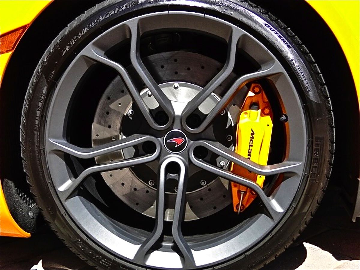 Set Genuine McLaren MP4 12C Optional Lightweight Forged Stealth Wheels Tires
