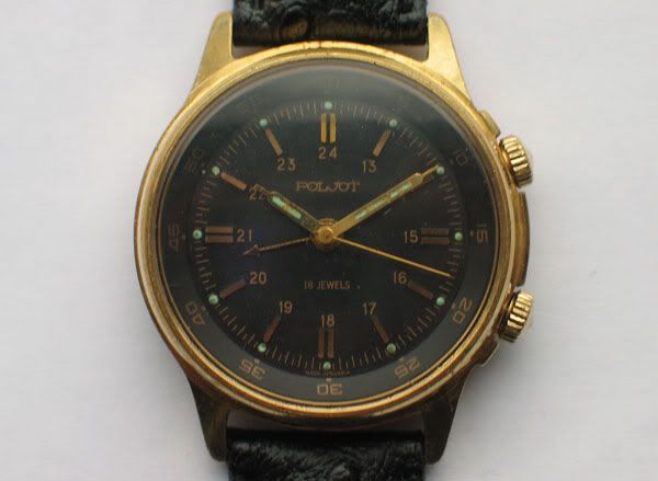 quartz analog wrist watch